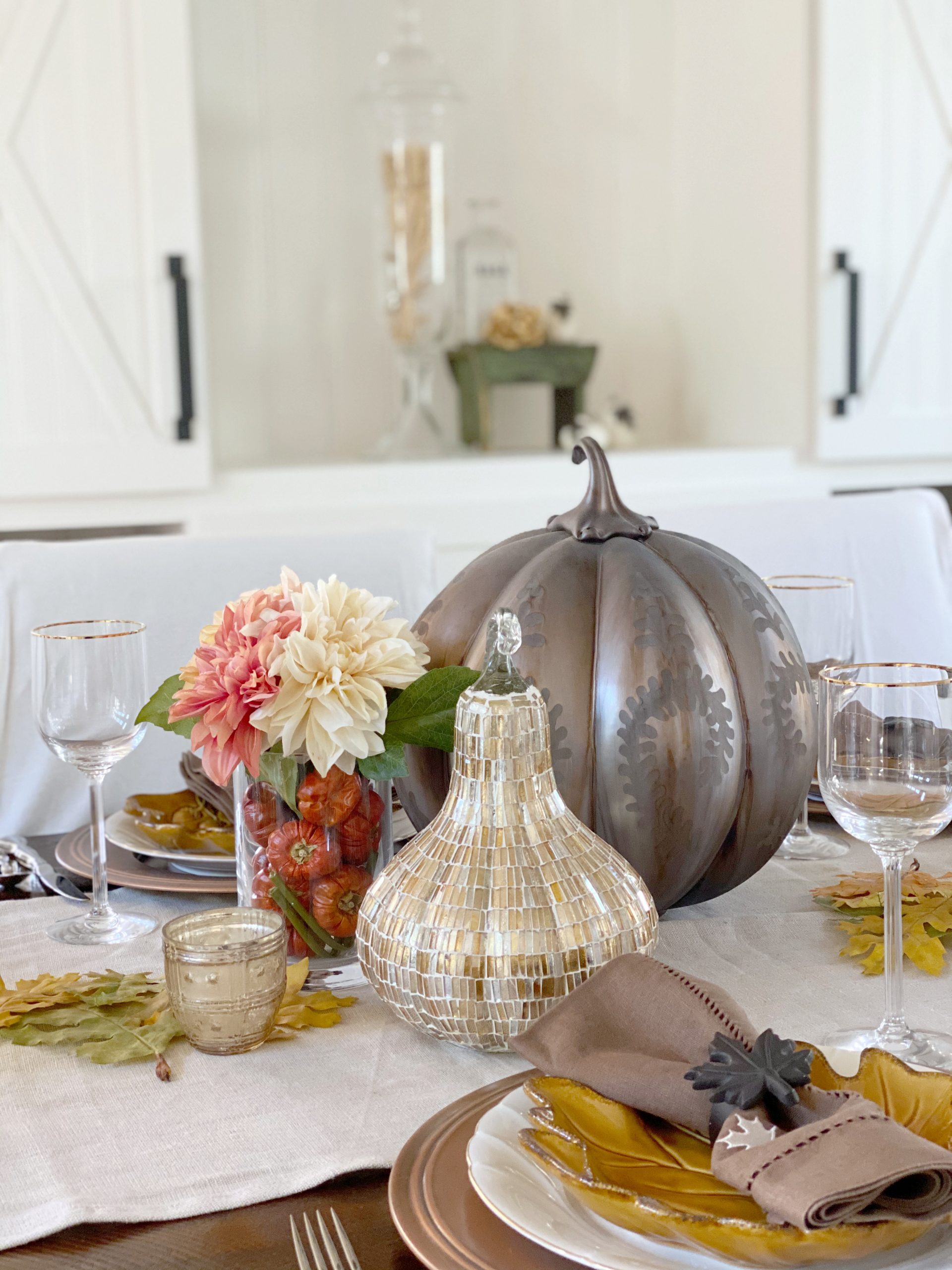 Are You Hosting A Thanksgiving Dinner Party? - Pasha is Home