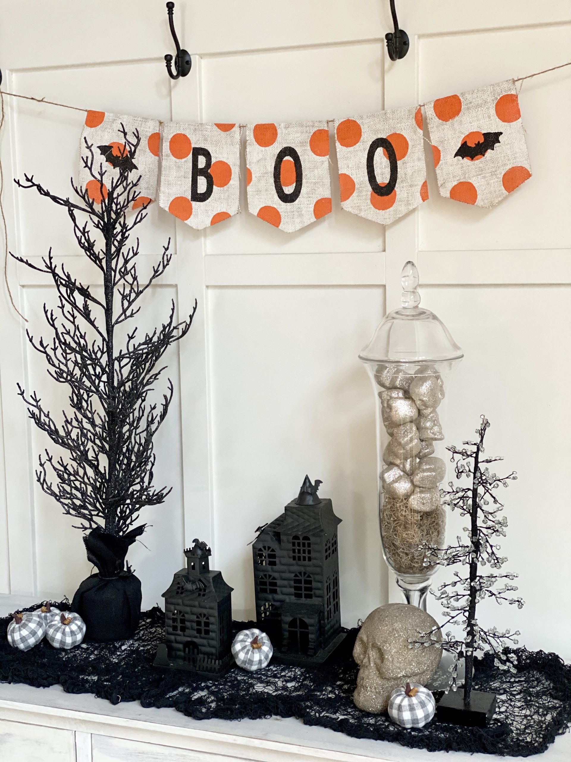 a little bit of halloween fun in the entryway