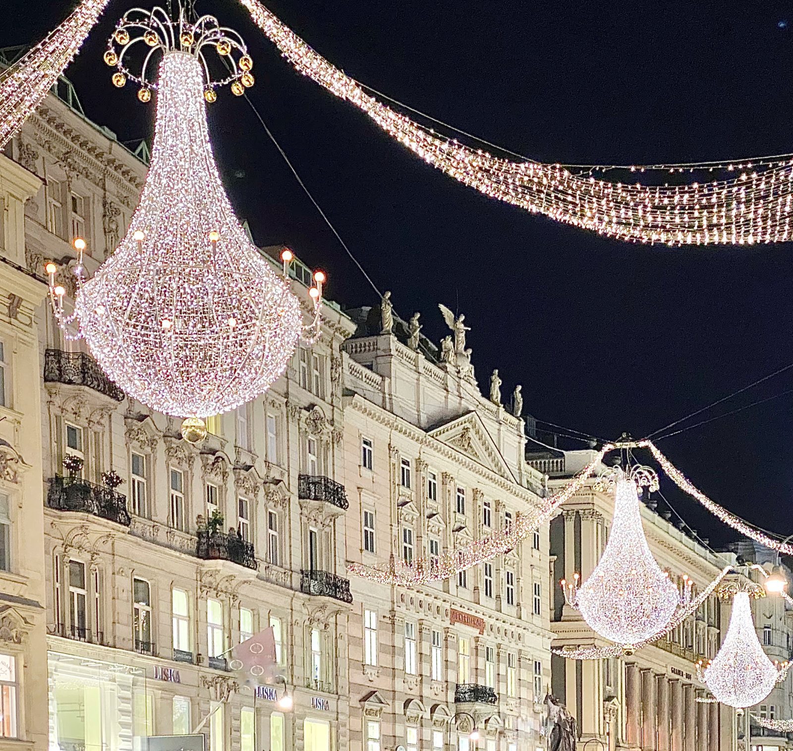 A Festive Travel Guide to Vienna at Christmas Time Pasha is Home