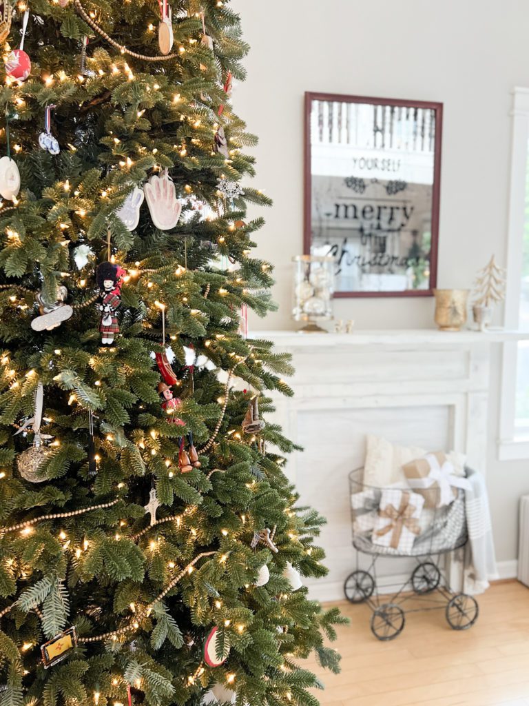 How to make your home festive - a classy Christmas home tour  including inspiration for Christmas decor in the kitchen, living spaces, bedrooms, front porch and entryway.   

#christmasdecor #christmasinspo #christmashometour