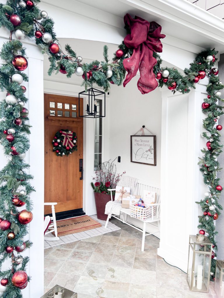 Welcome home Saturday - holiday 2021 edition.  All my favorite Christmas posts in one roundup.  Christmas travel, holiday treats recipes, and festive Christmas decor posts all summed up in one for you.

#christmastravel #christmasdecor #christmashome #christmasbaking