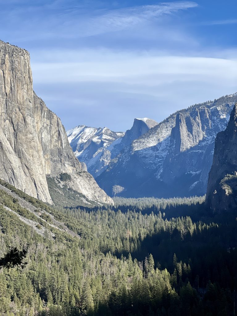 A complete travel guide to Yosemite National Park.  Including where to stay in Yosemite National Park, how long to stay in Yosemite National Park, what hikes to do in the park, and the best photography spots in Yosemite National Park!

#nationalparks #usroadtrips #yosemitenationalpark 