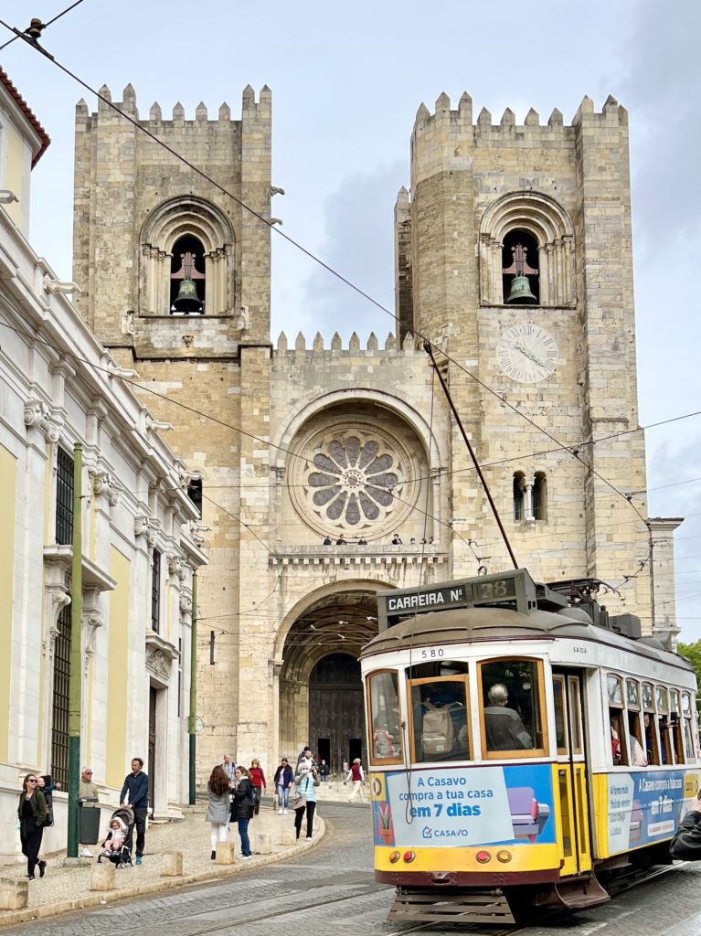 The ideal 3 days in Lisbon, Portugal itinerary | What to do in Lisbon, Portugal | Where to stay in Lisbon, Portugal | Where to eat in Lisbon, Portugal | Lisbon Travel Guide | Lisbon Top Things to Do | Best place to stay in Lisbon, Portugal | What to wear in April in Portugal 

#Lisbonportugal #portugal #lisbon #traveleurope