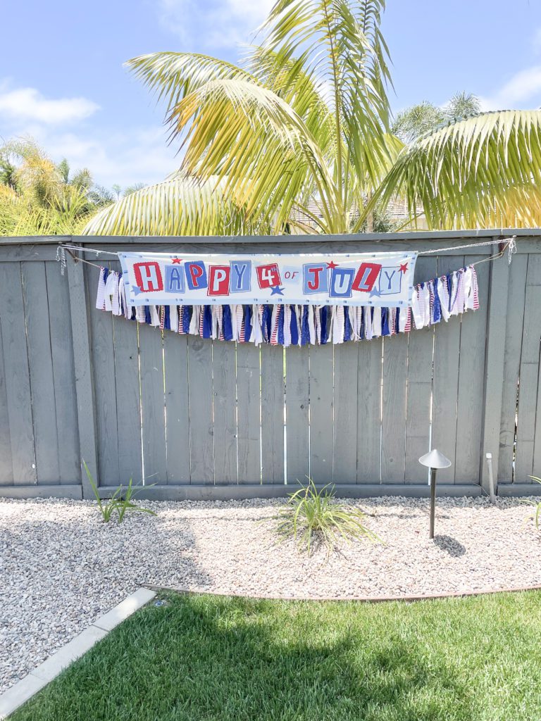 4th of July | American Flag | July Celebration | America's Birthday | Simple Ideas | July 4th | Independence Day Celebration | Patriotic Celebration | 4th of July

#fourthofjuly #fourthofjulydecor #fourthofjulyparty #patrioticdecorations 