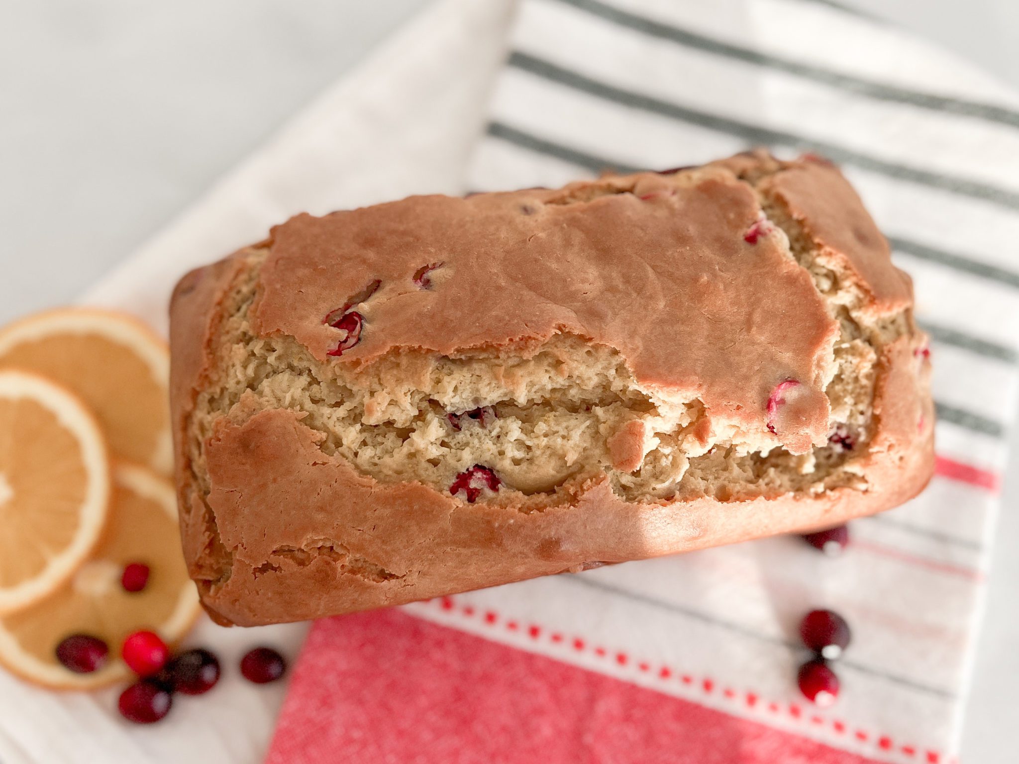 A Delicious And Easy Cranberry Bread Recipe - Pasha Is Home