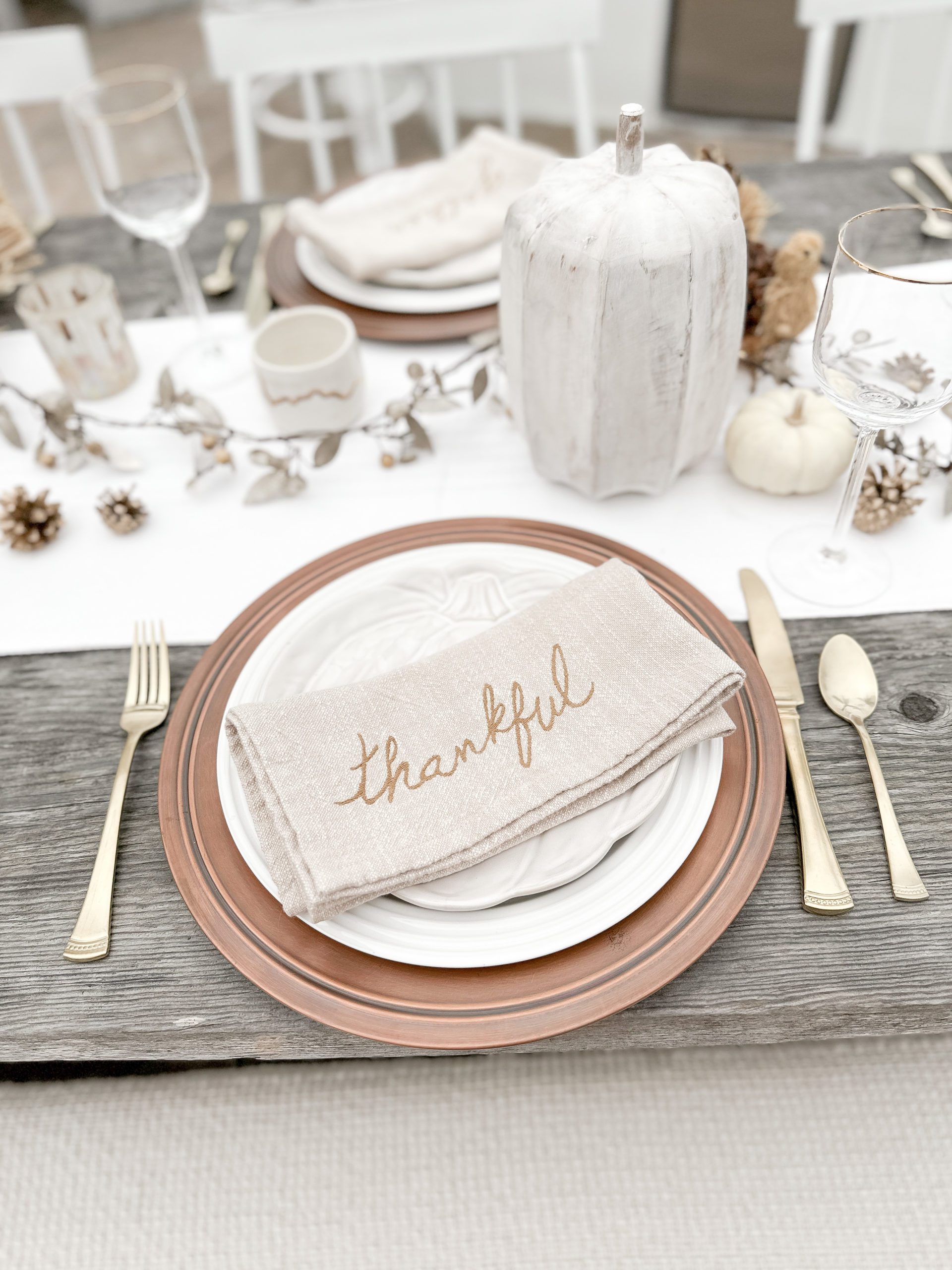 How to Set the Perfect Friendsgiving Table - Pasha is Home