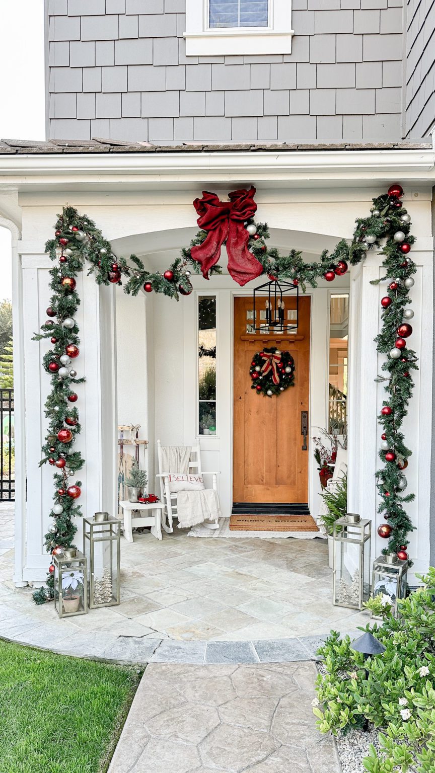 Merry Ways to Decorate your Outdoor Spaces for Christmas