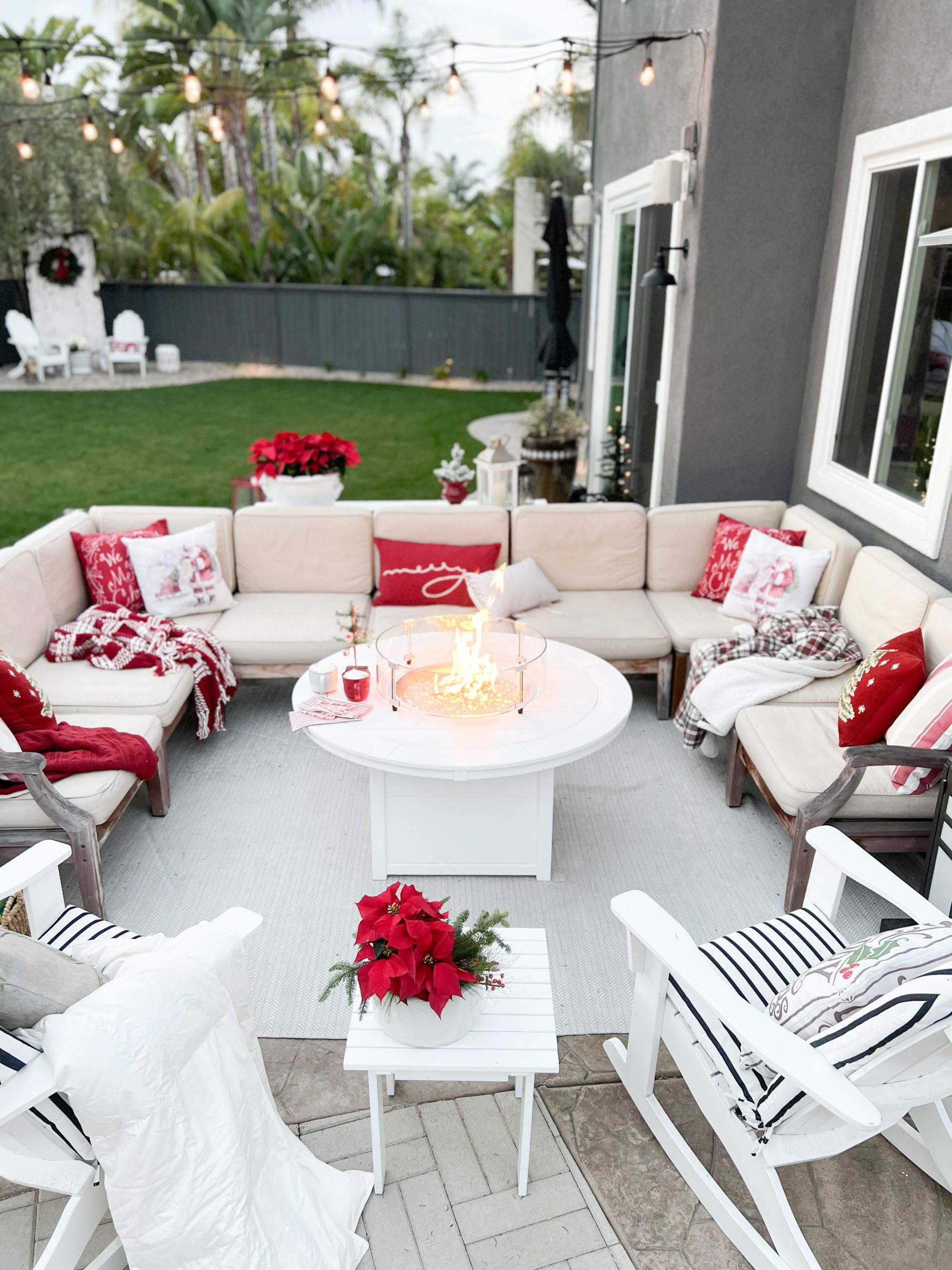 Merry Ways to Decorate your Outdoor Spaces for Christmas