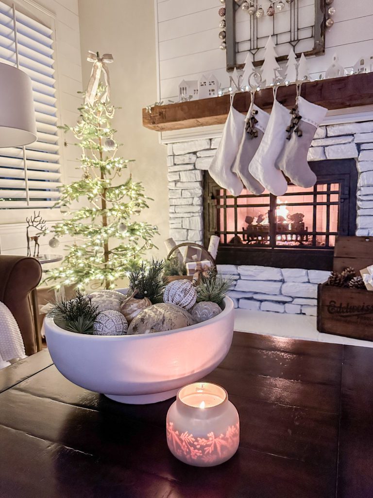 Warm and merry Christmas night lights | Candle light Christmas home decor | Christmas tree at night inspiration | Christmas lights | Christmas home tour | Firelit family room 