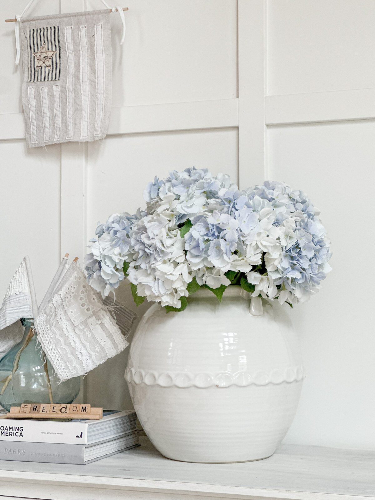 Easy and Effortless Americana Decor Ideas for the Entryway