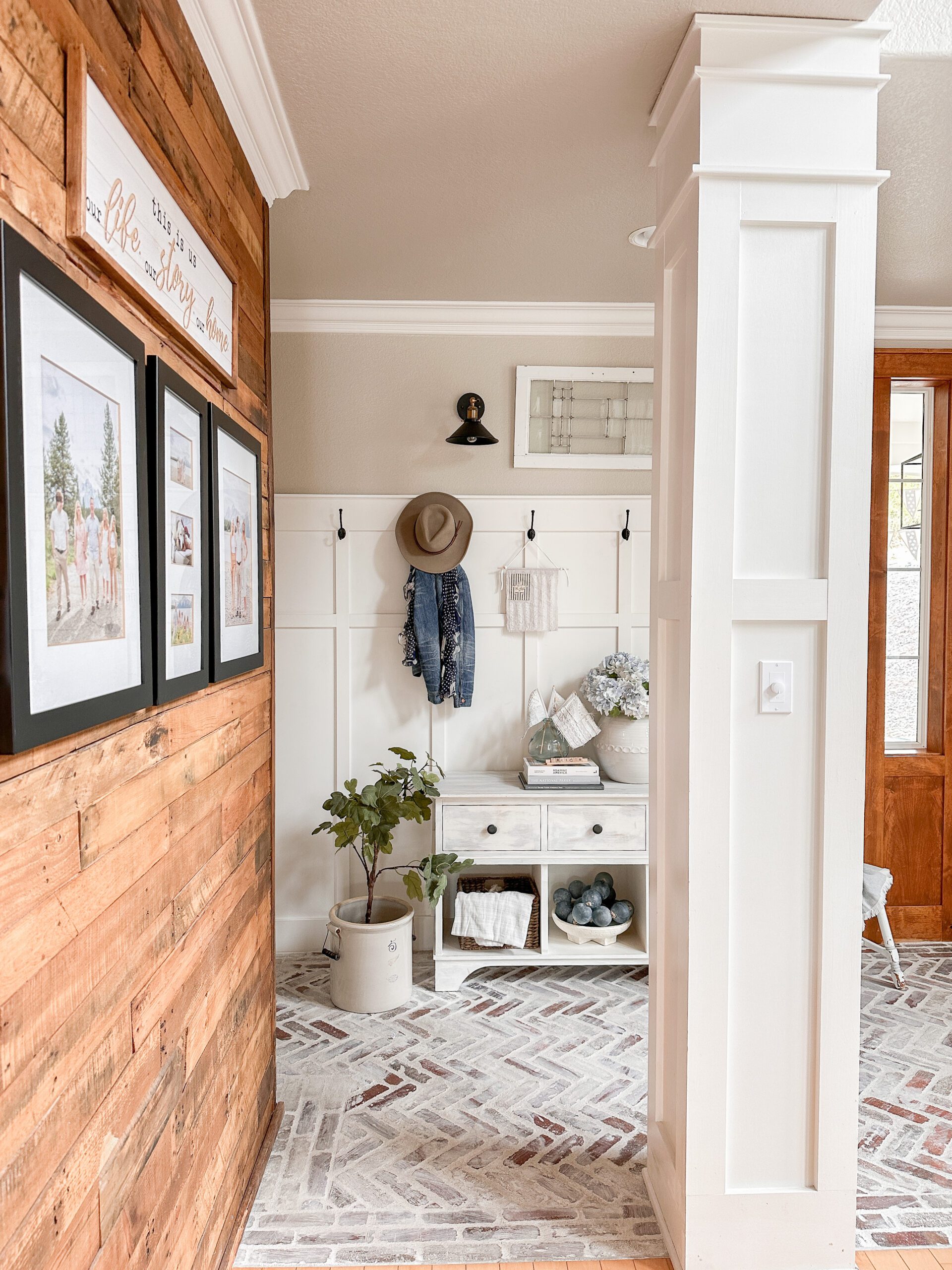 Easy and Effortless Americana Decor Ideas for the Entryway