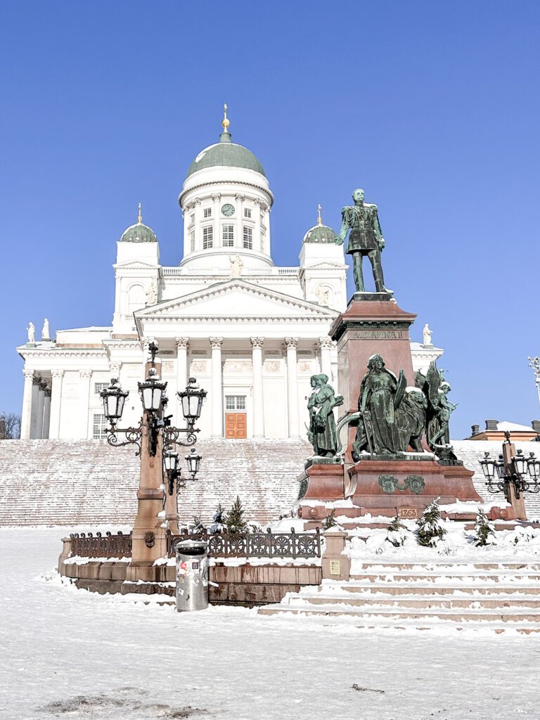 A complete travel guide for Helsinki Finland | Nicest hotels in Helsinki Finland | Best place to stay in Helsinki Finland | Best hotels in Helsinki | Top things to do in Helsinki | Best day trips from Helsinki | 3 day itinerary for Helsinki | Where to eat in Helsinki Finland | What to wear in winter in Finland | How to visit Lapland Finland without a car | Best sights to see in Helsinki | Travel photographer in Helsinki | Suominlenna Island 