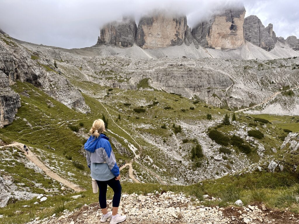 Best things to see and do in the Dolomites | Top sights in the Dolomites | Can't miss places in the Dolomites | Best lakes in the Dolomites | Best photography spots in the Dolomites | Hiking in the Dolomites | Prettiest churches in the Dolomites | Top Instagrammable places in the Dolomites in Italy | Renew your wedding vows in the Dolomites | Where to renew your wedding vows in the Dolomites | The best Dolomites wedding photographer | Tre Cime di Lavaredo Hike tips and things to know 