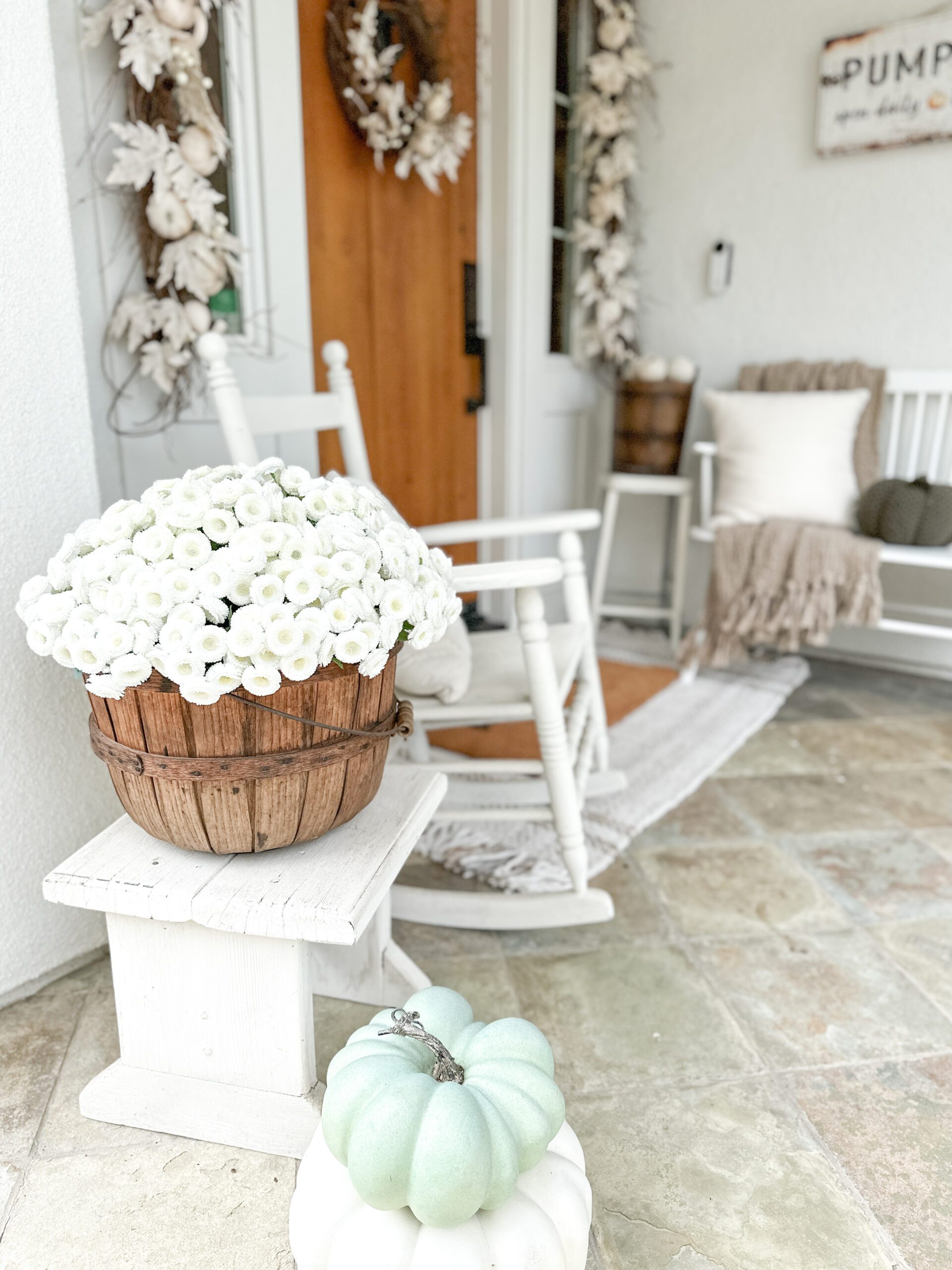 Easy Ways to Make a Cozy Fall Front Porch - Pasha is Home