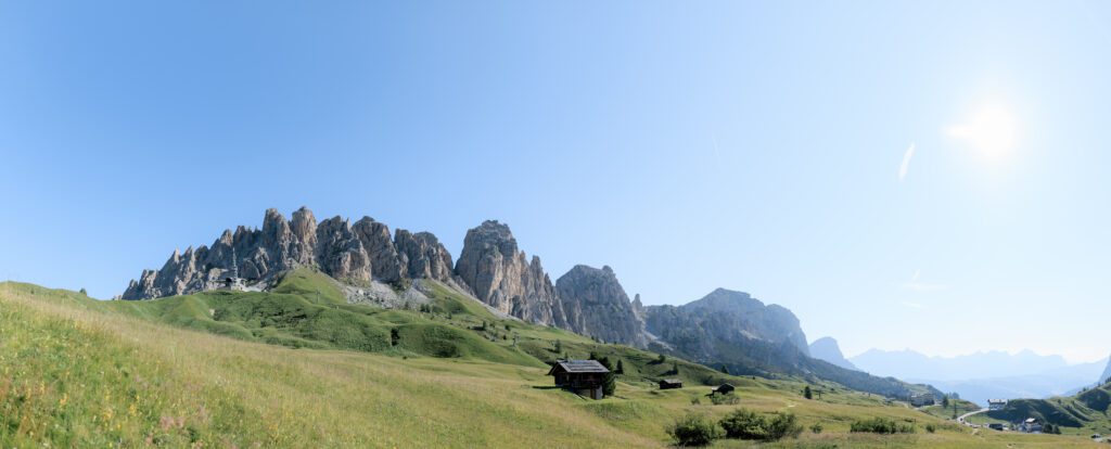 Travel guide for one week in the Dolomites | Best place to stay in the Dolomites | Where to stay in the Dolomites | Most picturesque rifugios in the Dolomites | Best rifugios in the Dolomites | What to wear in the Dolomites | How long to stay in the Dolomites | When to go to the Dolomites | Top things to do in the Dolomites | How to get to the Dolomites via train