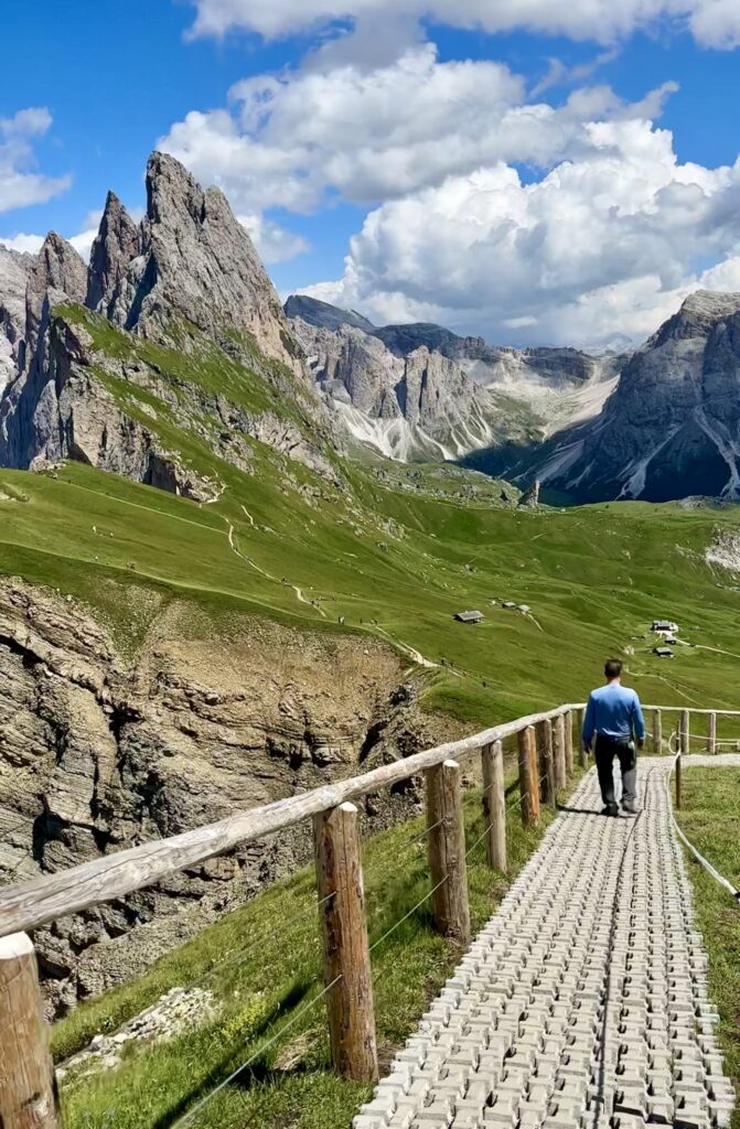 Best things to see and do in the Dolomites | Top sights in the Dolomites | Can't miss places in the Dolomites | Best lakes in the Dolomites | Best photography spots in the Dolomites | Hiking in the Dolomites | Prettiest churches in the Dolomites | Top Instagrammable places in the Dolomites in Italy | Renew your wedding vows in the Dolomites | Where to renew your wedding vows in the Dolomites | The best Dolomites wedding photographer | Tre Cime di Lavaredo Hike tips and things to know 
