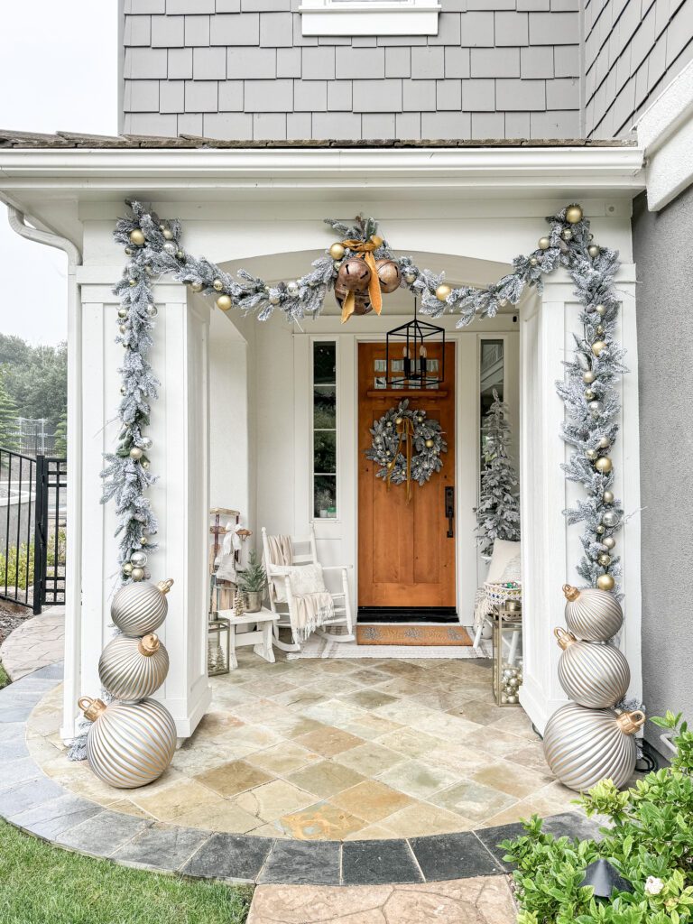 Tis the Season for a Festive Home Tour | A Holiday Home tour of the front porch and entryway | How to decorate your front porch for Christmas | How to decorate your entryway for the holidays | Christmas decorating in the entryway | A Christmas front porch | A Christmas Entryway | A holiday home tour 
