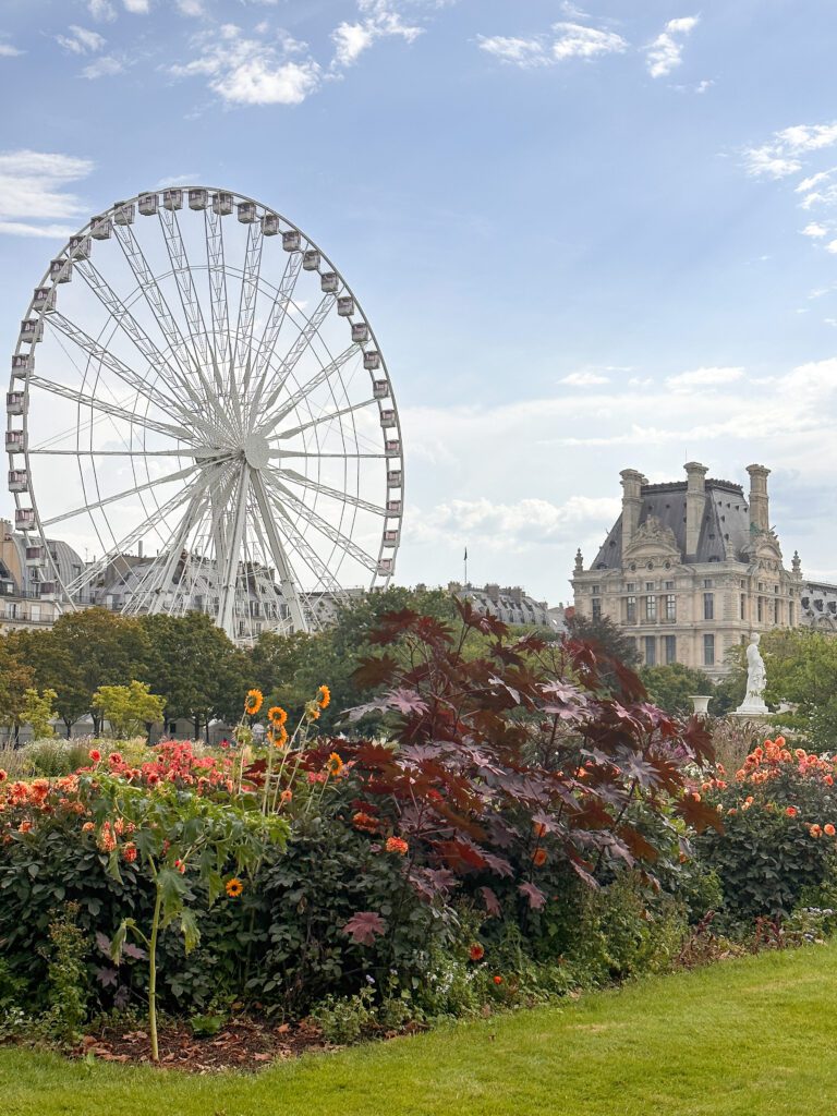 Top things to see and do in Paris | Best things to see in Paris | Unique things to do in Paris | Top ten things to do in Paris | How to spend one week in Paris | Best day trips from Paris France | Best neighborhoods to visit in Paris France | A one week Paris France itinerary