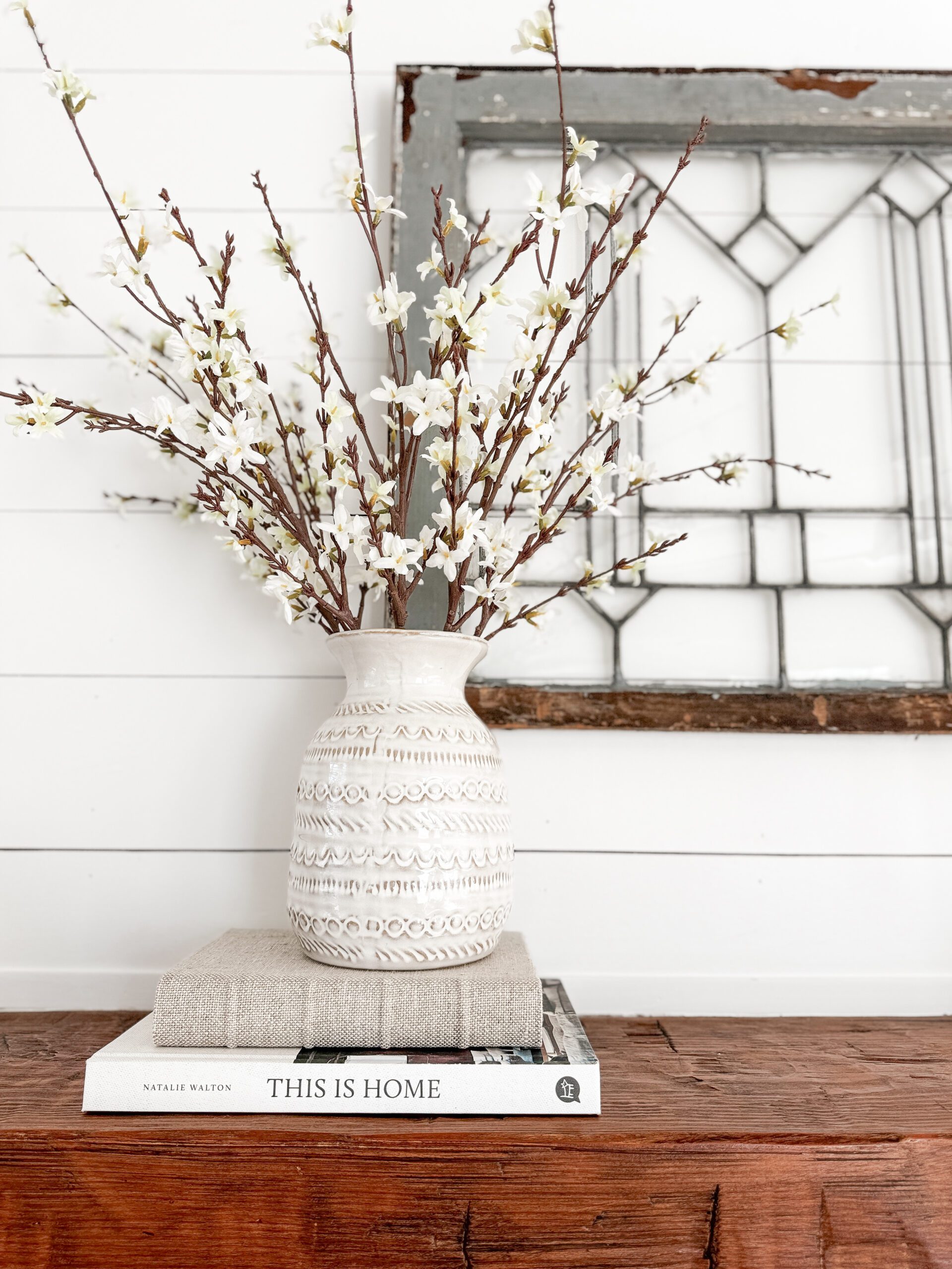 How to Blend Books into your Spring Decor - Pasha is Home