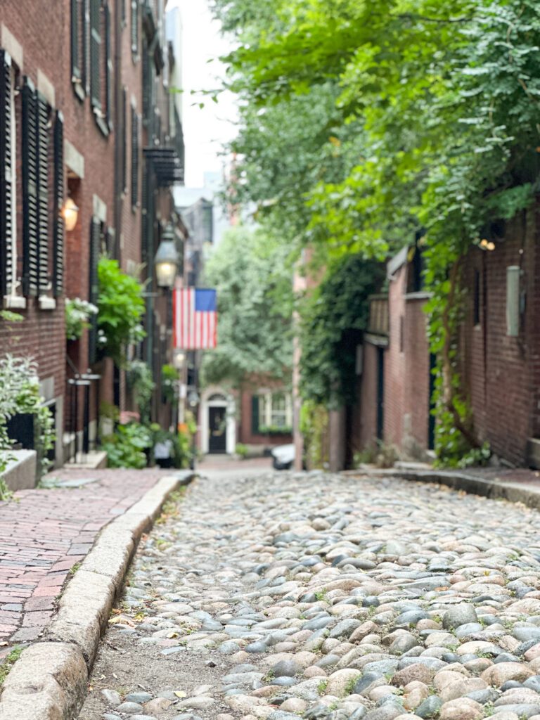 Top things to see and do in Boston, Massachusetts | What to do in Boston | Top ten things to do in Boston | Best things to see in Boston | Boston Freedom Trail | Touring Fenway Ballpark | Best day trips from Boston | Fall foliage in Boston | Visiting JFK Library in Boston | Visiting Harvard University and MIT in Boston