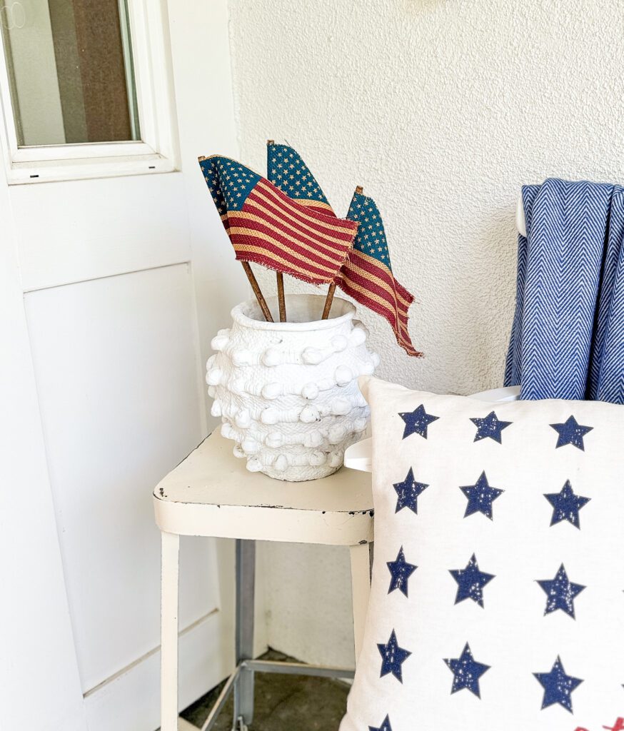 Easy tips for an Americana front porch | how to decorate your front porch for Fourth of July | a Patriotic front porch | Items to decorate a Fourth of July front porch 