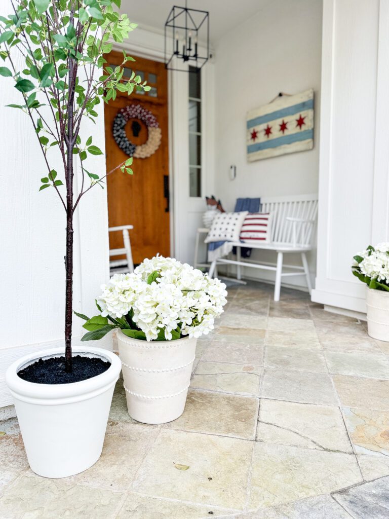 Easy tips for an Americana front porch | how to decorate your front porch for Fourth of July | a Patriotic front porch | Items to decorate a Fourth of July front porch 