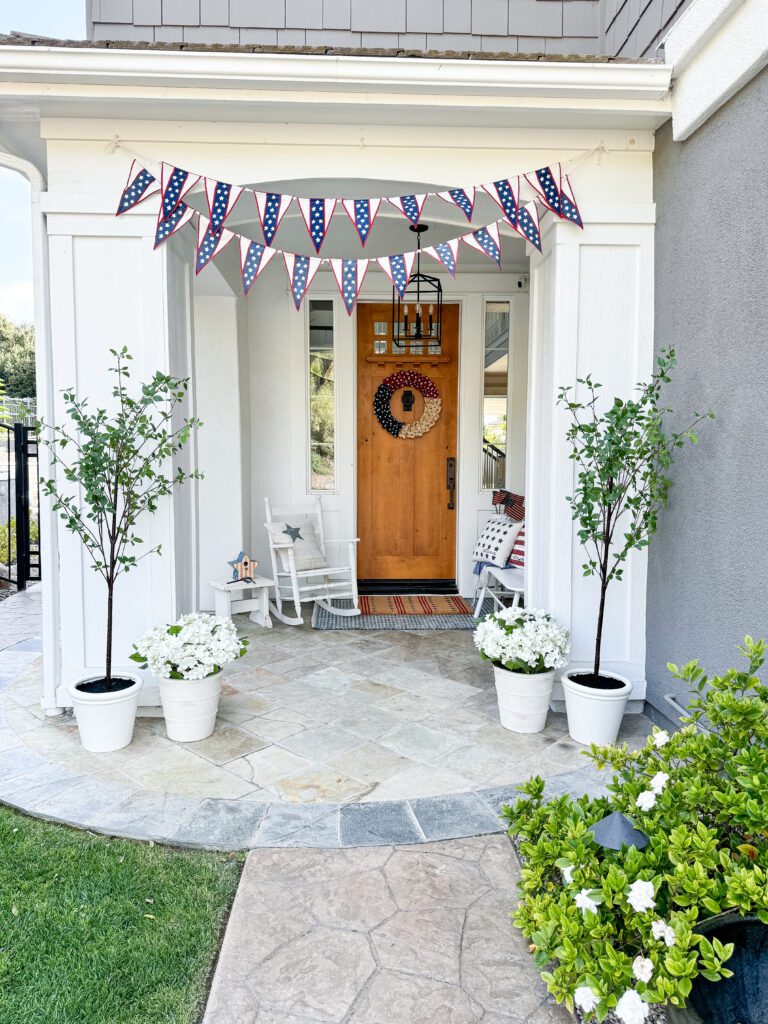 Easy tips for an Americana front porch | how to decorate your front porch for Fourth of July | a Patriotic front porch | Items to decorate a Fourth of July front porch 