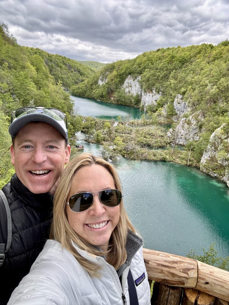 How to maximize your Plitvice Lakes National Park visit | How to visit Plitvice Lakes National Park | Best tips for a visit to Plitvice Lakes | Best places to stay near Plitvice Lakes National Park | Where to eat in Plitvice Lakes National Park | Top sights to see in Croatia | Easy tips to visit Plitvice Lakes National Park 