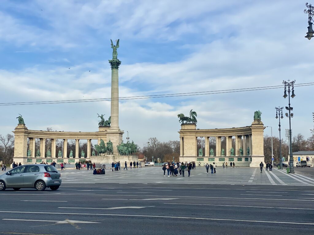 Top things to do in Budapest at Christmas time | Best things to see and do in Budapest at Christmas | Budapest Christmas markets | Eastern European Christmas market travel guide | Budapest Christmas market travel guide | Two day itinerary for Budapest at Christmas time | What to do in Budapest Hungary