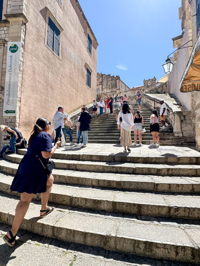 Travel guide for Dubrovnik, Croatia | How to plan two days in Dubrovnik Croatia | Two day itinerary for Dubrovnik | What to do in Dubrovnik | Best hotels in Dubrovnik | Best places to eat in Dubrovnik | Top things to see in Dubrovnik | How to plan a two day trip to Dubrovnik | Do you need a car in Dubrovnik | How to get to Dubrovnik | Old town walls of Dubrovnik | Flytographer in Croatia 