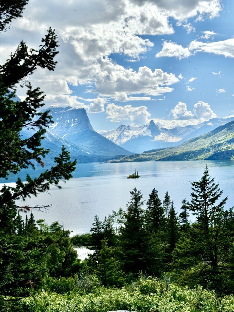 Best things to see and do in Glacier National Park | Best moderate hikes in Glacier National Park | Things to do in Glacier National Park if you are over 50 years old | What to do in Glacier National Park if you are older | How to plan the perfect Glacier National Park itinerary | Red Bus tour in Glacier National Park | How to spend a week in Glacier National Park | Glacier National Park 7 day itinerary | Glacier National Park travel tips 