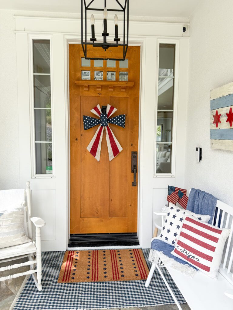 A classy patriotic home tour | Americana home decor | USA decor | Subtle and classy patriotic home decor ideas | How to decorate your house for Fourth of July | Classy ways to decorate for the 4th of July | How to decorate your front porch with Americana decor | Americana decor in the kitchen
