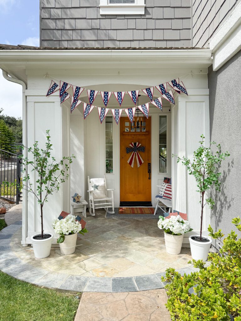 A classy patriotic home tour | Americana home decor | USA decor | Subtle and classy patriotic home decor ideas | How to decorate your house for Fourth of July | Classy ways to decorate for the 4th of July | How to decorate your front porch with Americana decor | Americana decor in the kitchen