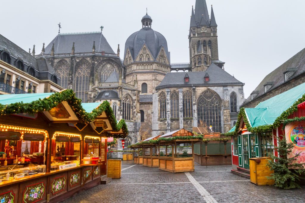 Best Cologne Germany Christmas market travel guide | Where to stay in Cologne for the Christmas markets | 5 star hotels in Cologne | Best hotels in Cologne | Christmas markets in Cologne | When do the Christmas markets in Cologne open? | How many days do I need to see the Cologne Christmas markets? | How many Christmas markets are in Cologne | What to do in Cologne besides the Christmas markets | Best day trips from Cologne at Christmas time | Commonly asked questions for visiting the Cologne Christmas markets | How to get to Cologne in December | What to wear in Cologne in December