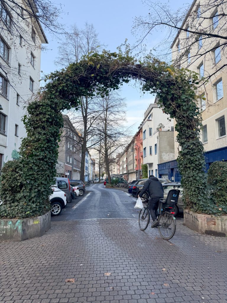 Best Cologne Germany Christmas market travel guide | Where to stay in Cologne for the Christmas markets | 5 star hotels in Cologne | Best hotels in Cologne | Christmas markets in Cologne | When do the Christmas markets in Cologne open? | How many days do I need to see the Cologne Christmas markets? | How many Christmas markets are in Cologne | What to do in Cologne besides the Christmas markets | Best day trips from Cologne at Christmas time | Commonly asked questions for visiting the Cologne Christmas markets | How to get to Cologne in December | What to wear in Cologne in December