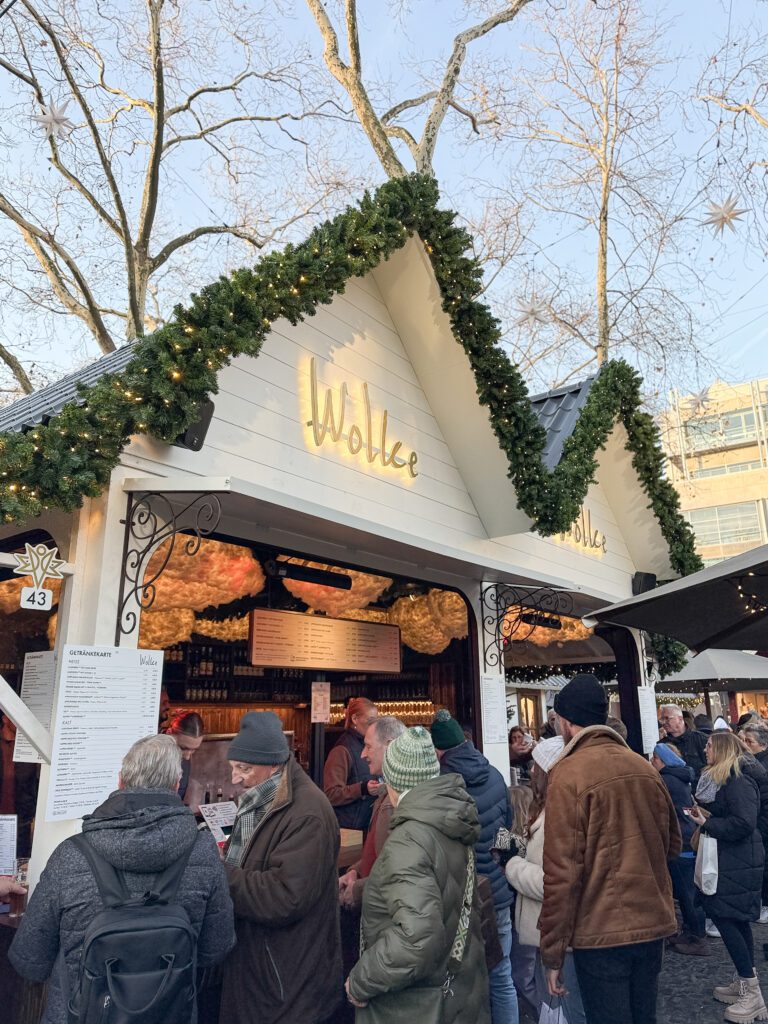 Best Cologne Germany Christmas market travel guide | Where to stay in Cologne for the Christmas markets | 5 star hotels in Cologne | Best hotels in Cologne | Christmas markets in Cologne | When do the Christmas markets in Cologne open? | How many days do I need to see the Cologne Christmas markets? | How many Christmas markets are in Cologne | What to do in Cologne besides the Christmas markets | Best day trips from Cologne at Christmas time | Commonly asked questions for visiting the Cologne Christmas markets | How to get to Cologne in December | What to wear in Cologne in December