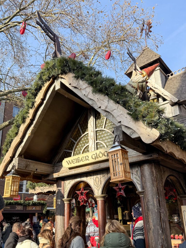 Best Cologne Germany Christmas market travel guide | Where to stay in Cologne for the Christmas markets | 5 star hotels in Cologne | Best hotels in Cologne | Christmas markets in Cologne | When do the Christmas markets in Cologne open? | How many days do I need to see the Cologne Christmas markets? | How many Christmas markets are in Cologne | What to do in Cologne besides the Christmas markets | Best day trips from Cologne at Christmas time | Commonly asked questions for visiting the Cologne Christmas markets | How to get to Cologne in December | What to wear in Cologne in December