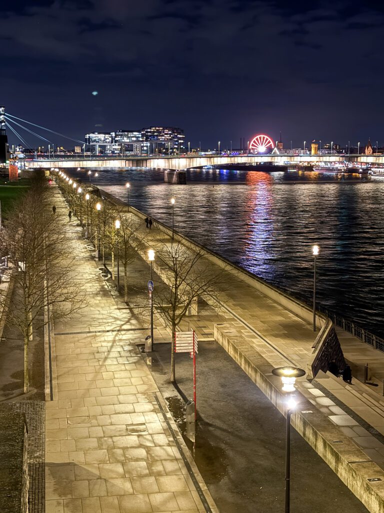 Best Cologne Germany Christmas market travel guide | Where to stay in Cologne for the Christmas markets | 5 star hotels in Cologne | Best hotels in Cologne | Christmas markets in Cologne | When do the Christmas markets in Cologne open? | How many days do I need to see the Cologne Christmas markets? | How many Christmas markets are in Cologne | What to do in Cologne besides the Christmas markets | Best day trips from Cologne at Christmas time | Commonly asked questions for visiting the Cologne Christmas markets | How to get to Cologne in December | What to wear in Cologne in December