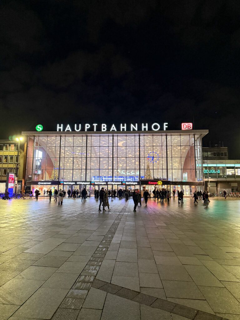 Best Cologne Germany Christmas market travel guide | Where to stay in Cologne for the Christmas markets | 5 star hotels in Cologne | Best hotels in Cologne | Christmas markets in Cologne | When do the Christmas markets in Cologne open? | How many days do I need to see the Cologne Christmas markets? | How many Christmas markets are in Cologne | What to do in Cologne besides the Christmas markets | Best day trips from Cologne at Christmas time | Commonly asked questions for visiting the Cologne Christmas markets | How to get to Cologne in December | What to wear in Cologne in December