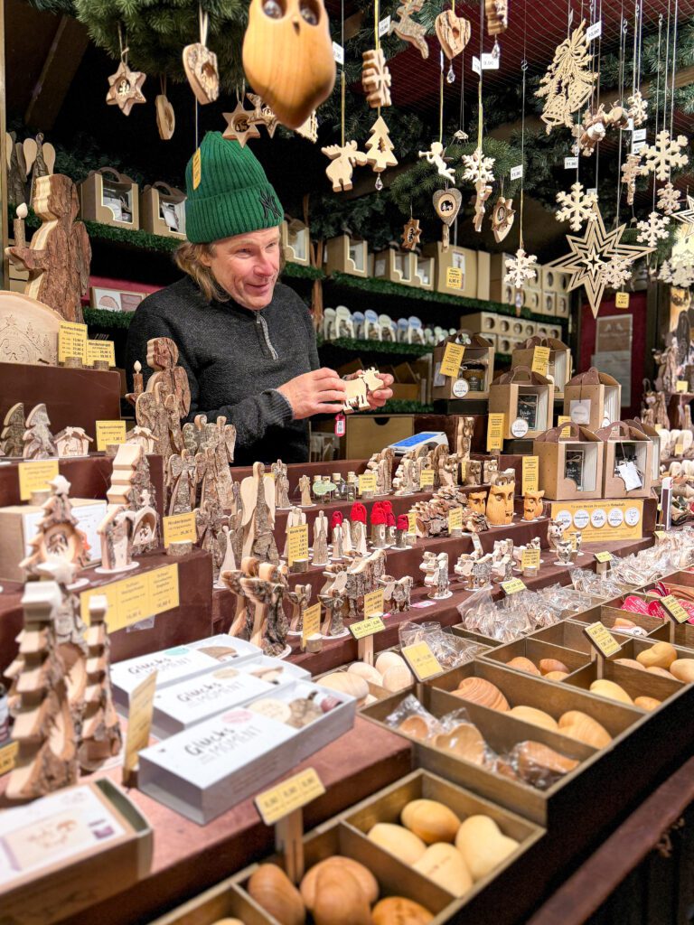 A Complete Heidelberg Germany at Christmas Time Travel Guide | Where to stay in Heidelberg | Best hotels in Heidelberg | 5 star hotels in Heidelberg | Visiting Heidelberg's Christmas Market | Where to eat in Heidelberg | Top 5 things to do in Heidelberg at Christmas Time | Visiting the Heidelberg Castle | Walking the Philosophers Way in Heidelberg | What to see in Heidelberg | How many days should I spend in Heidelberg for the Christmas Markets? | What to wear when visiting Heidelberg Christmas Markets | How to get to Heidelberg | Where else should I visit in Germany after Heidelberg? | Trains in Germany | Reviews of Hutter House - Heidelberg Suites Boutique Hotel
