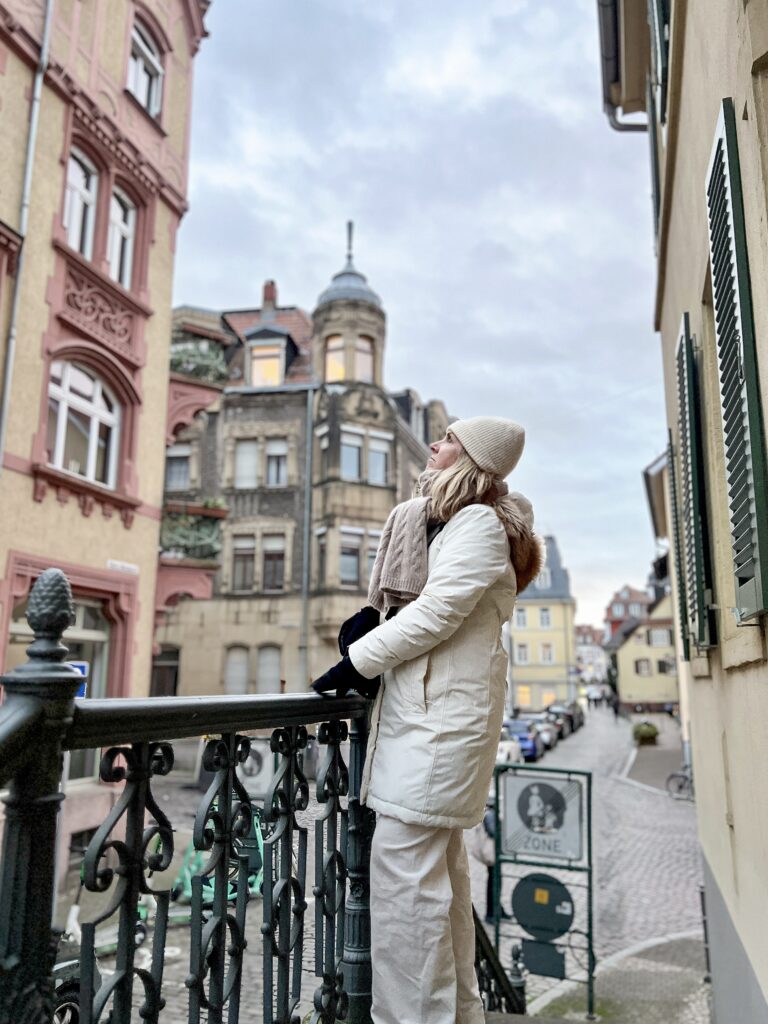 A Complete Heidelberg Germany at Christmas Time Travel Guide | Where to stay in Heidelberg | Best hotels in Heidelberg | 5 star hotels in Heidelberg | Visiting Heidelberg's Christmas Market | Where to eat in Heidelberg | Top 5 things to do in Heidelberg at Christmas Time | Visiting the Heidelberg Castle | Walking the Philosophers Way in Heidelberg | What to see in Heidelberg | How many days should I spend in Heidelberg for the Christmas Markets? | What to wear when visiting Heidelberg Christmas Markets | How to get to Heidelberg | Where else should I visit in Germany after Heidelberg? | Trains in Germany | Reviews of Hutter House - Heidelberg Suites Boutique Hotel