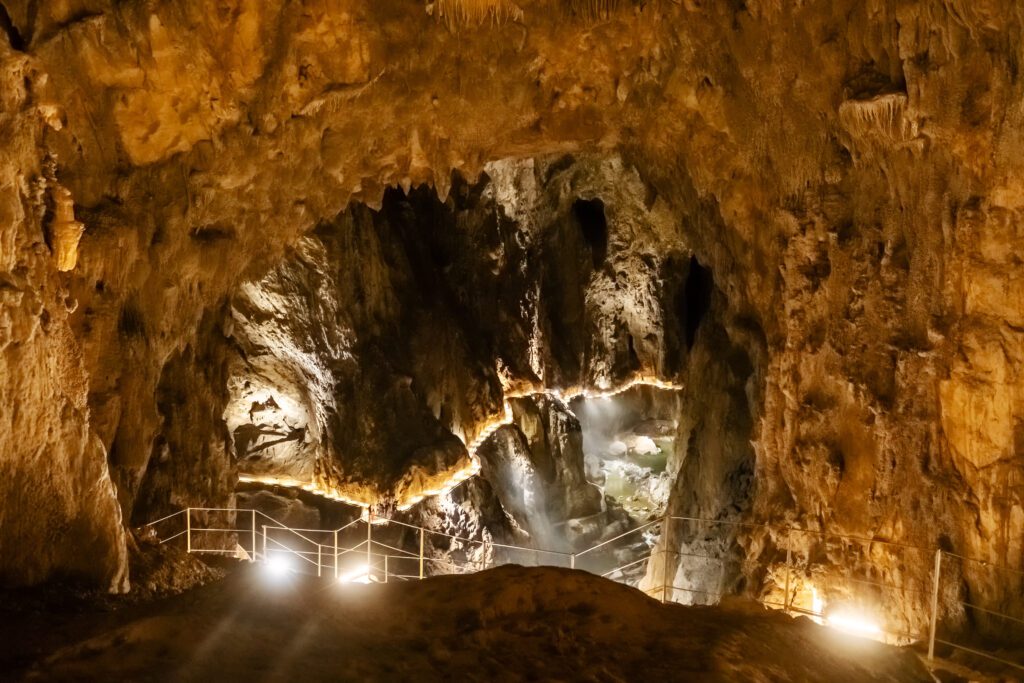 A Ljubljana Slovenia Travel Guide | What to see, do and eat in Ljubljana | Best five star hotel in Ljubljana Slovenia | How many days to visit Slovenia | What are the top sights to see in Ljubljana | Best places to eat in Ljubljana | A ten day Slovenia itinerary including Ljubljana and the Julian Alps | Top things to see in Ljubljana | Best day trips from Ljubljana | What to wear in Slovenia in summer | Top Instagram photo spots in Ljubljana | Best Instaworthy spots in Ljubljana | Where to fly into for Slovenia | A Flytographer photo shoot in Ljubljana