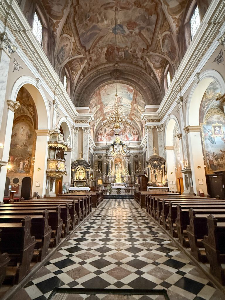 A Ljubljana Slovenia Travel Guide | What to see, do and eat in Ljubljana | Best five star hotel in Ljubljana Slovenia | How many days to visit Slovenia | What are the top sights to see in Ljubljana | Best places to eat in Ljubljana | A ten day Slovenia itinerary including Ljubljana and the Julian Alps | Top things to see in Ljubljana | Best day trips from Ljubljana | What to wear in Slovenia in summer | Top Instagram photo spots in Ljubljana | Best Instaworthy spots in Ljubljana | Where to fly into for Slovenia