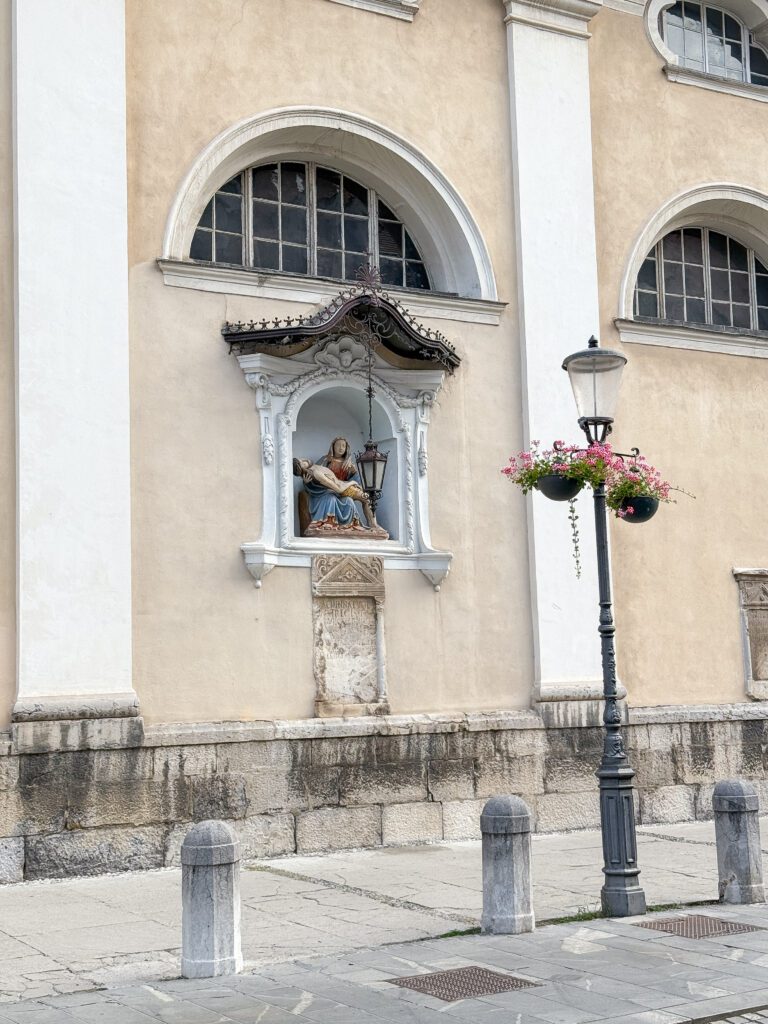 A Ljubljana Slovenia Travel Guide | What to see, do and eat in Ljubljana | Best five star hotel in Ljubljana Slovenia | How many days to visit Slovenia | What are the top sights to see in Ljubljana | Best places to eat in Ljubljana | A ten day Slovenia itinerary including Ljubljana and the Julian Alps | Top things to see in Ljubljana | Best day trips from Ljubljana | What to wear in Slovenia in summer | Top Instagram photo spots in Ljubljana | Best Instaworthy spots in Ljubljana | Where to fly into for Slovenia