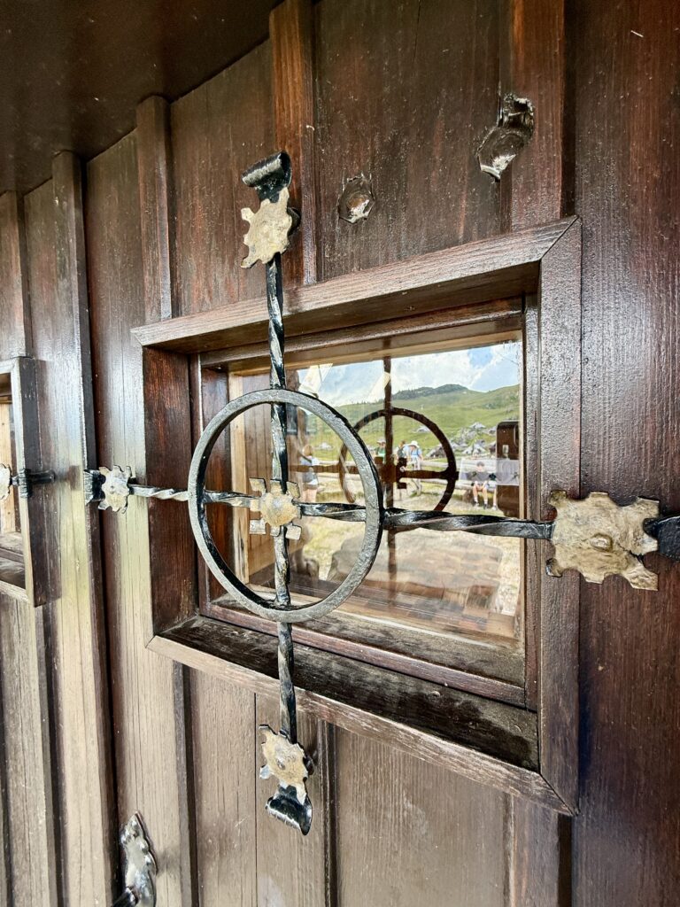 The best guide for a day trip to Velika Planina | What to do for a day trip to Velika Planina | How to do a day trip from Logar Valley to Velika Planina | what to eat on Velika Planina | What to wear at Velika Planina 