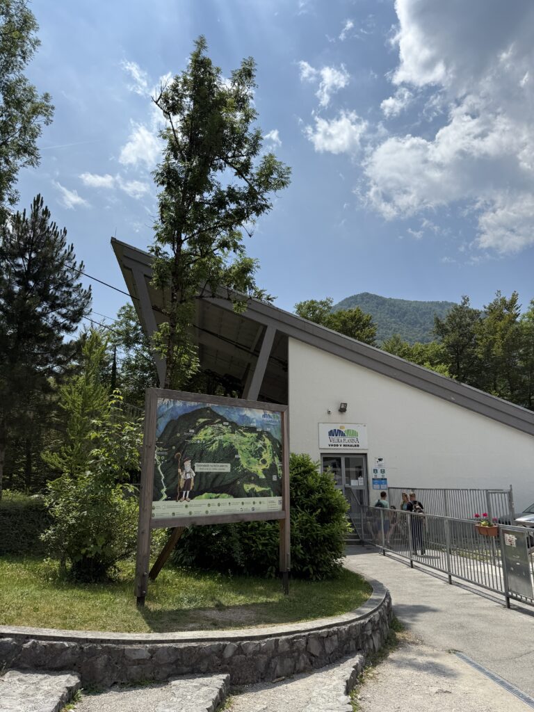 The best guide for a day trip to Velika Planina | What to do for a day trip to Velika Planina | How to do a day trip from Logar Valley to Velika Planina | what to eat on Velika Planina | What to wear at Velika Planina 