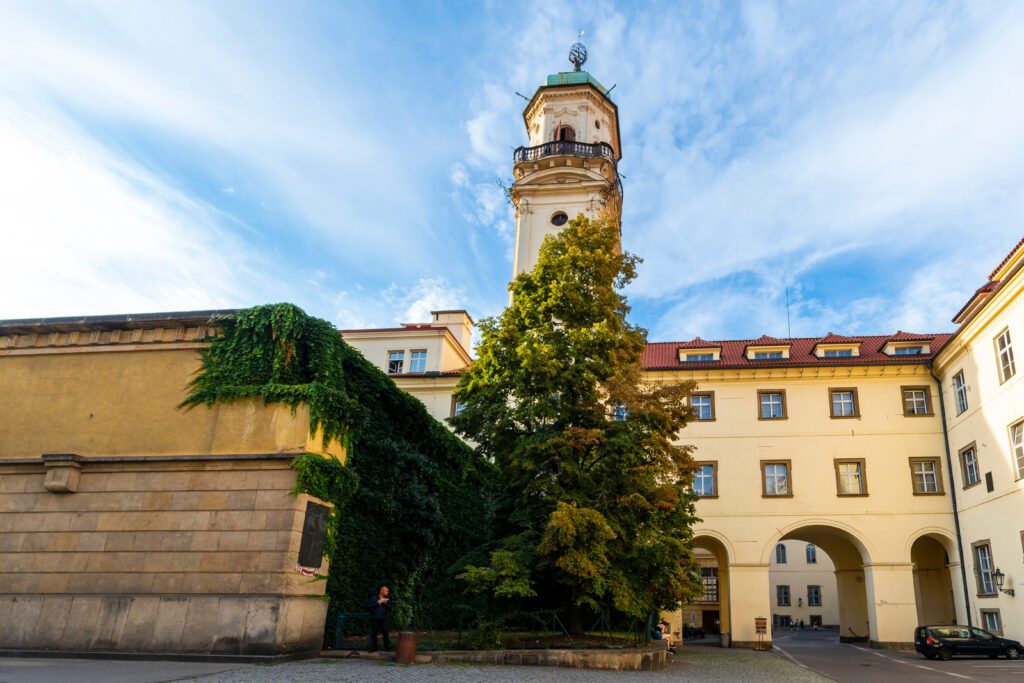 Prague Travel Guide: What To See And Do In The City Of 100 Spires | A complete travel guide to Prague | Best things to see and do in Prague | Best hotels in Prague | 5 star hotels in Prague | Best beer gardens in Prague | Top sights in Prague | How many days do I need in Prague | How to get to Prague | A 4 day Prague itinerary | How to spend 4 days in Prague 
