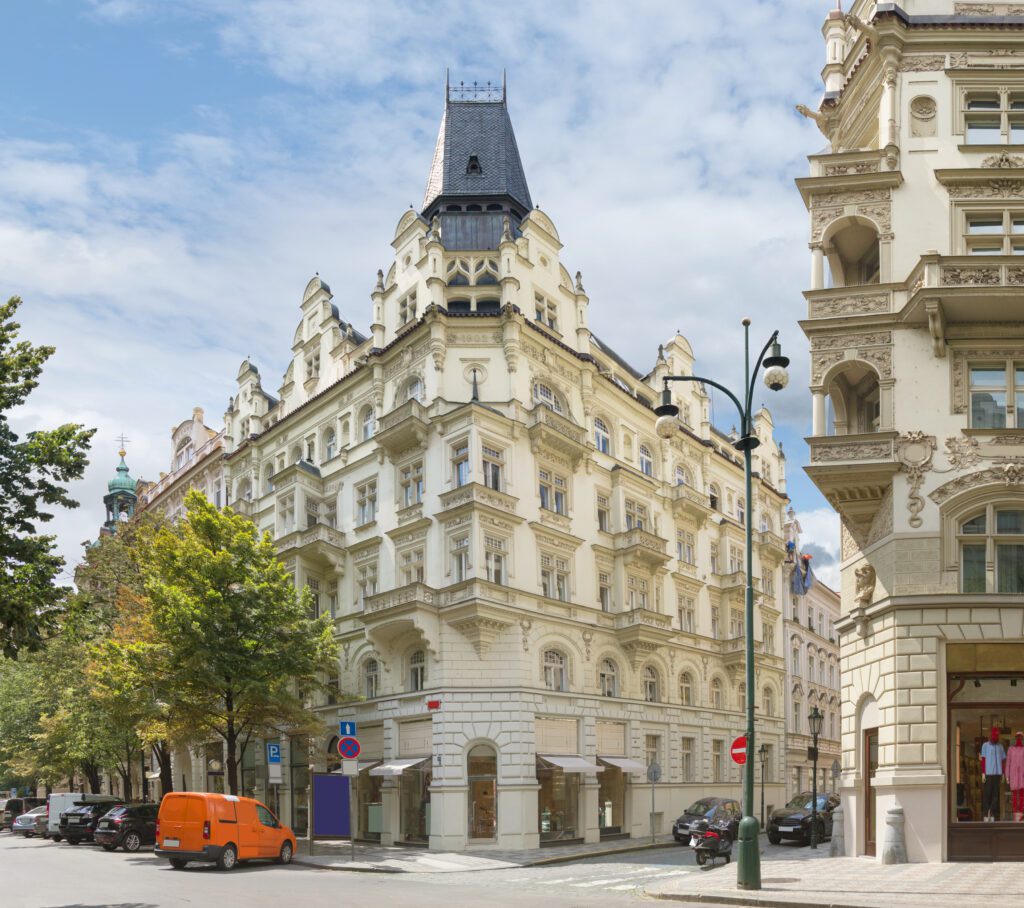 Prague Travel Guide: What To See And Do In The City Of 100 Spires | A complete travel guide to Prague | Best things to see and do in Prague | Best hotels in Prague | 5 star hotels in Prague | Best beer gardens in Prague | Top sights in Prague | How many days do I need in Prague | How to get to Prague | A 4 day Prague itinerary | How to spend 4 days in Prague 