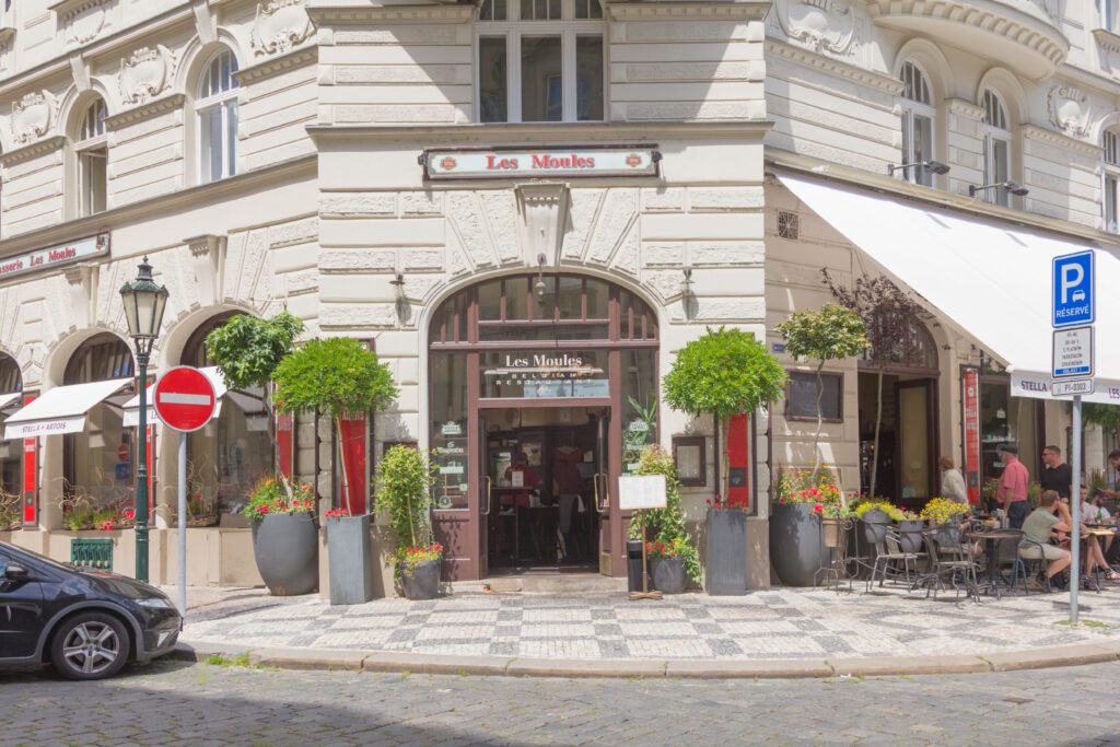 Prague Travel Guide: What To See And Do In The City Of 100 Spires | A complete travel guide to Prague | Best things to see and do in Prague | Best hotels in Prague | 5 star hotels in Prague | Best beer gardens in Prague | Top sights in Prague | How many days do I need in Prague | How to get to Prague | A 4 day Prague itinerary | How to spend 4 days in Prague 
