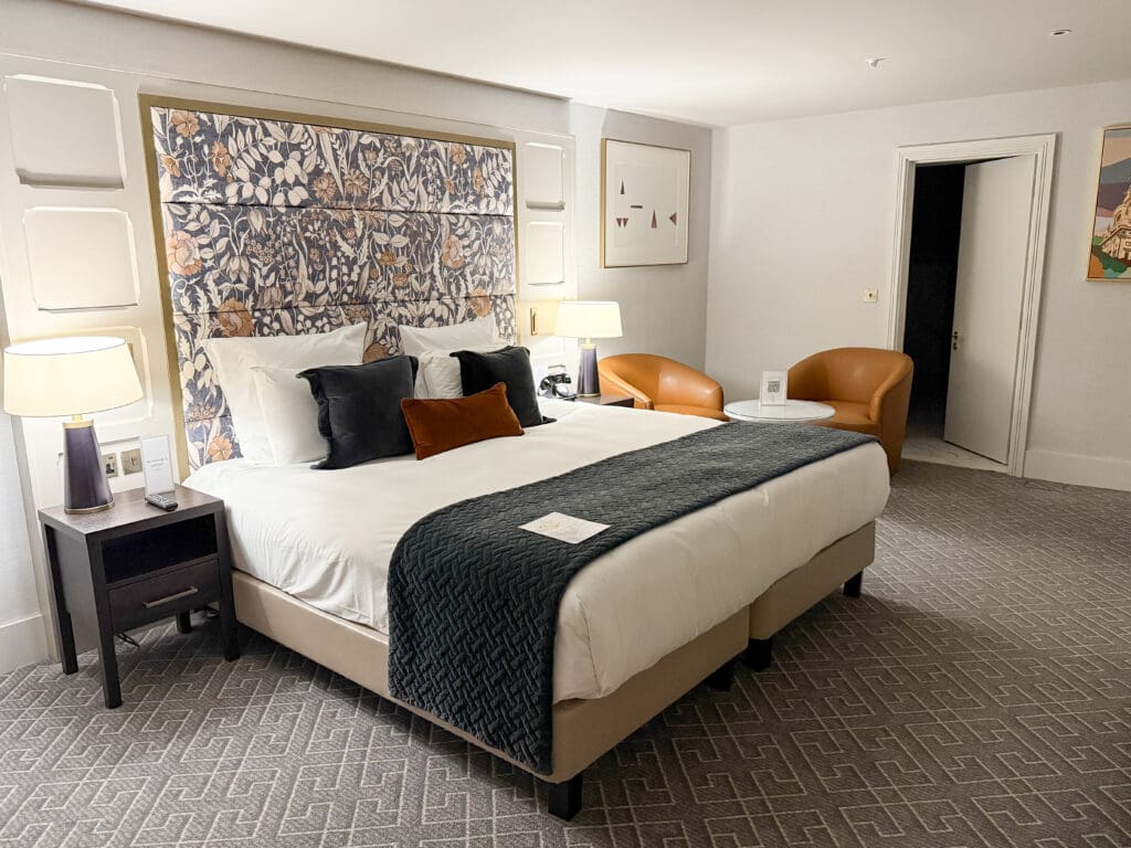 The Ultimate Liverpool England Travel Guide | What to do in Liverpool England | Best hotels in Liverpool England | 5 star hotels in Liverpool | Top things to do in Liverpool England | Best Beatles sights in Liverpool | Best private Beatles tour in Liverpool | 